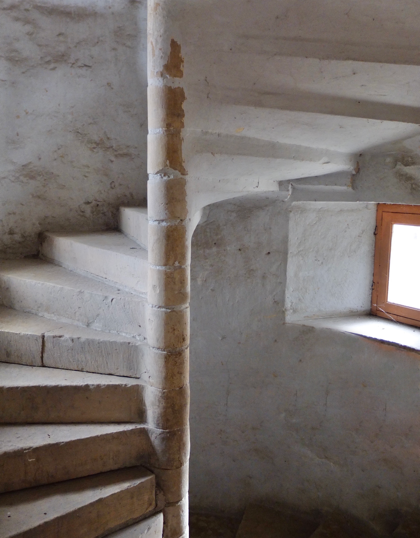 spiral stairway Cafe de Tannay