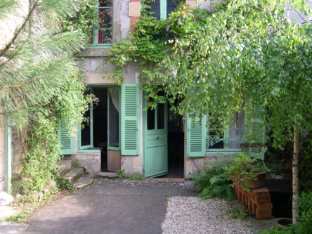 cafe facade